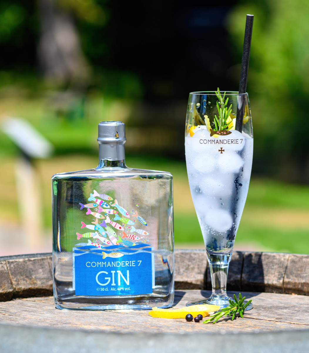 Table with Gin and glass