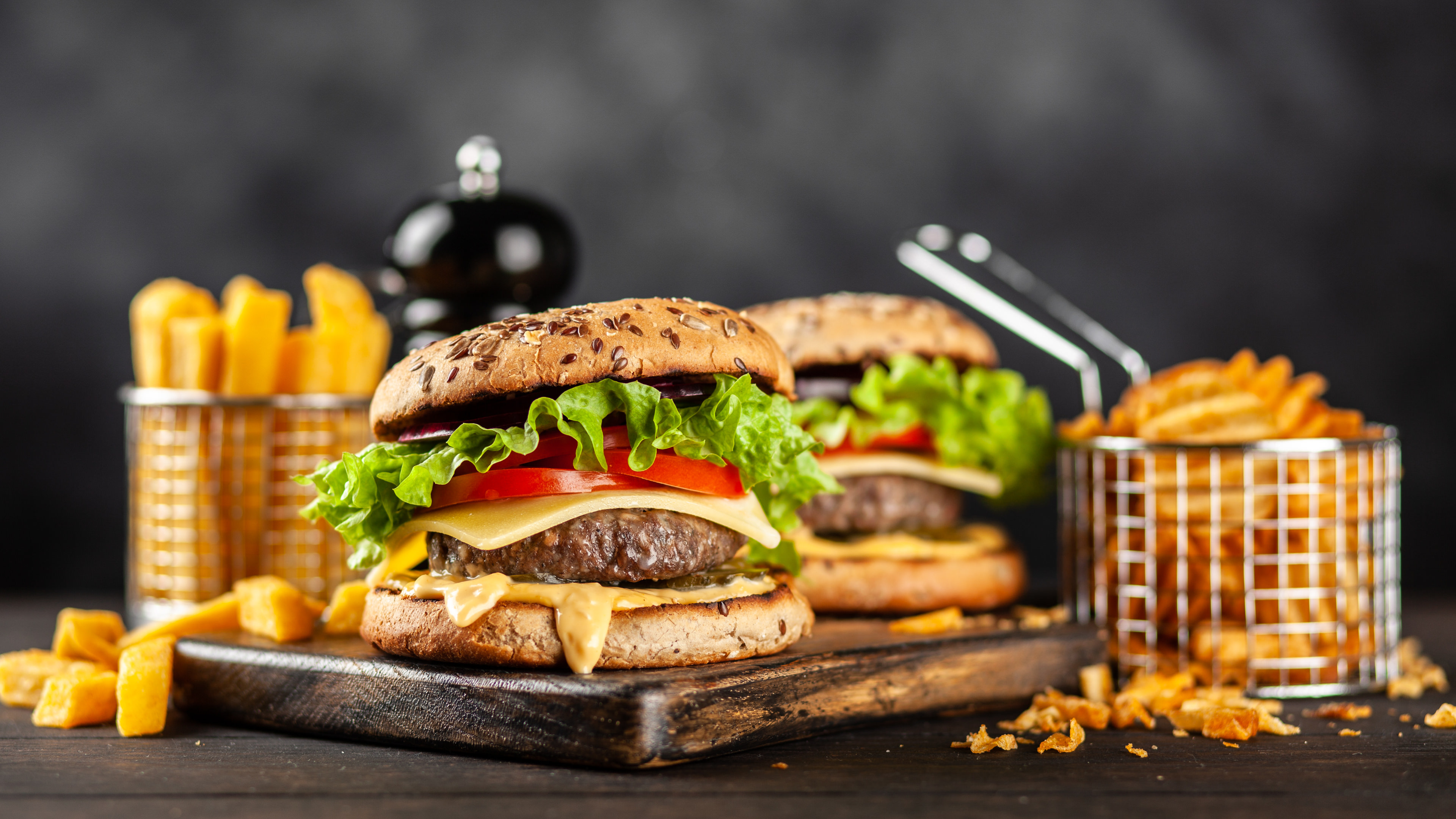 Combinaison de différents snacks et hamburgers