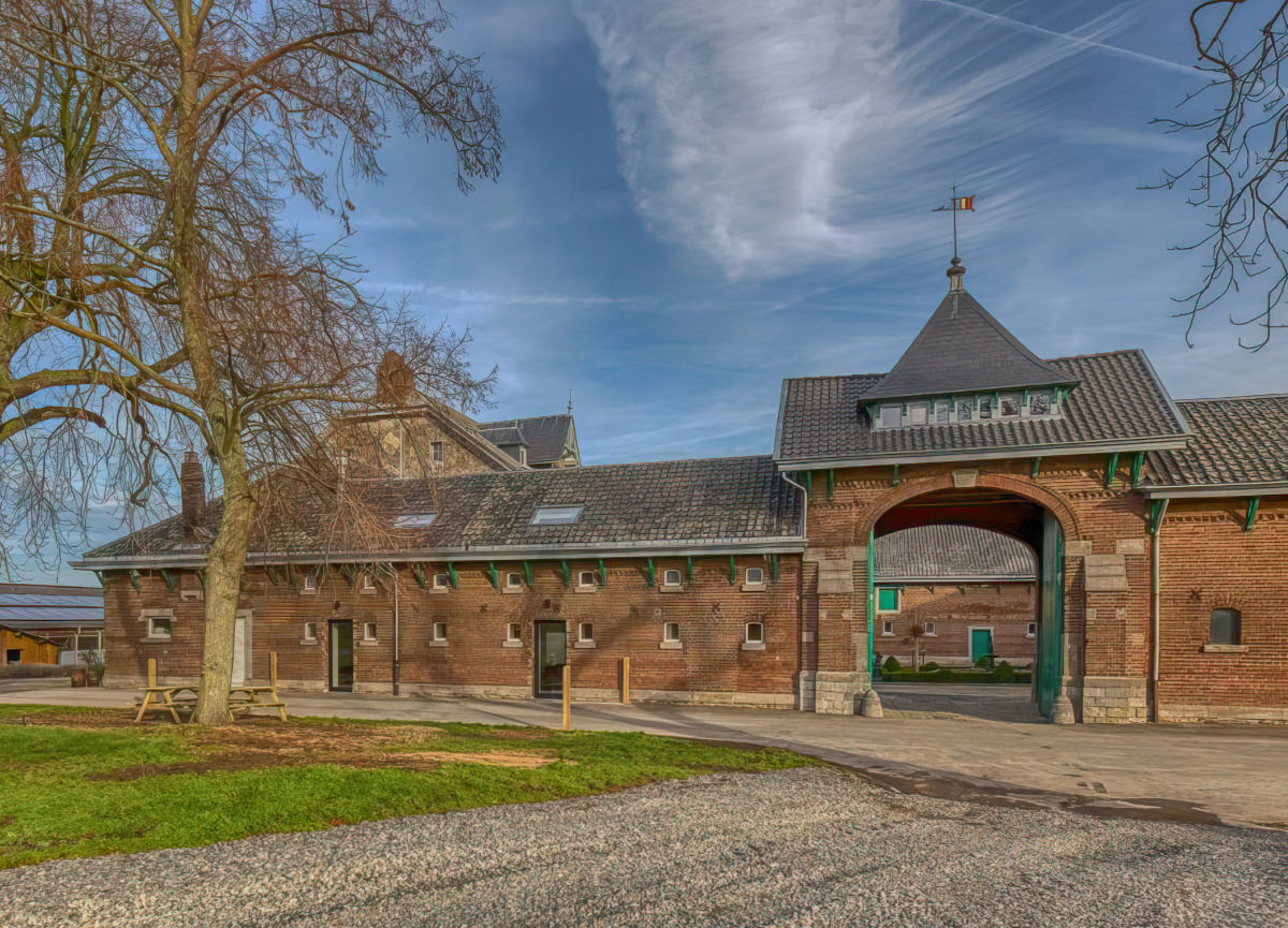 Gesamtansicht von Hoeve Kloosterhof in Teuven, Belgien